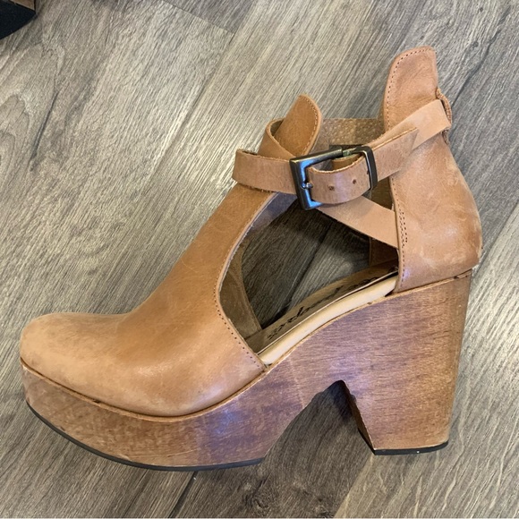 Free People Leather Cedar Clogs - Picture 11 of 16